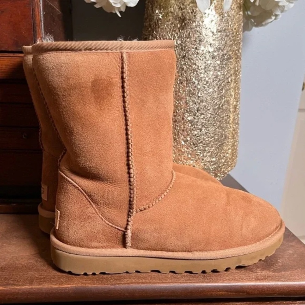 UGG| CLASSIC II SHORT BOOT - Picture 11 of 11
